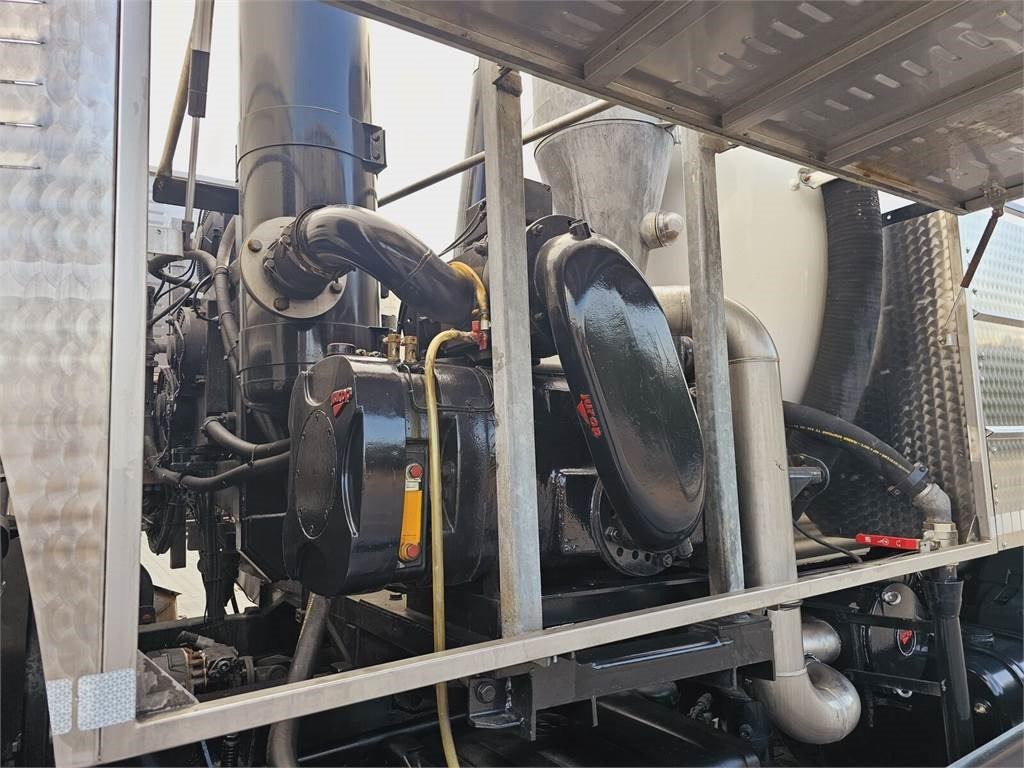 MAN JUROP VJC9 / 5 2010 WUKO for collecting liquid was MAN JUROP VJC9 / 5 2010 WUKO for collecting liquid was: zdjęcie 11 MAN JUROP VJC9 / 5 2010 WUKO for collecting liquid was MAN JUROP VJC9 / 5 2010 WUKO for collecting liquid was: zdjęcie 11