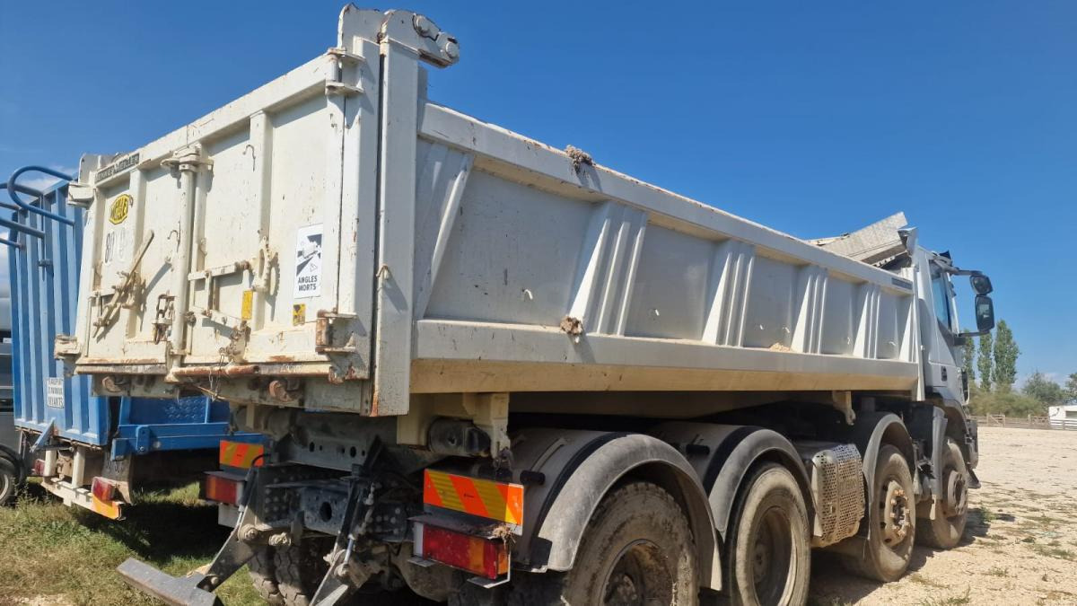 Iveco Trakker 410 - Wywrotka: zdjęcie 2 Iveco Trakker 410 - Wywrotka: zdjęcie 2