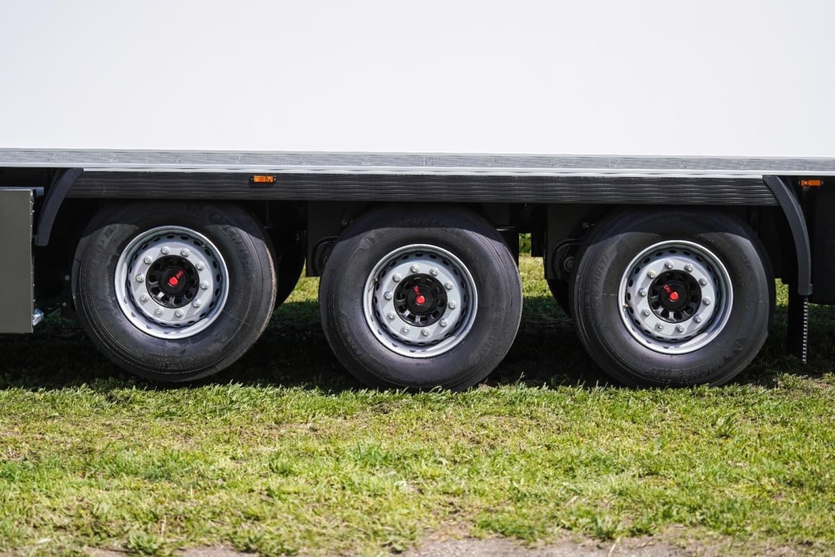 Naczepa chłodnia Lamberet (LOCATION / RENT): zdjęcie 13 Naczepa chłodnia Lamberet (LOCATION / RENT): zdjęcie 13