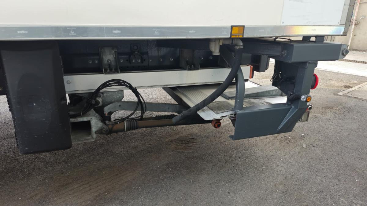 Renault D WIDE - Samochód ciężarowy chłodnia: zdjęcie 5 Renault D WIDE - Samochód ciężarowy chłodnia: zdjęcie 5