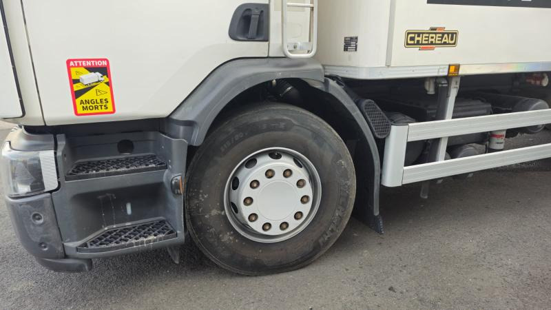 Renault D WIDE (LOCATION / RENT) - Samochód ciężarowy chłodnia: zdjęcie 4 Renault D WIDE (LOCATION / RENT) - Samochód ciężarowy chłodnia: zdjęcie 4