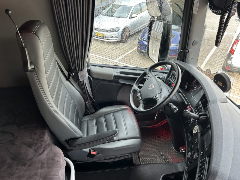 Scania R520 V8 / Showtruck / Buffl Special Interior / Vol Lucht / Retarder - Ciągnik siodłowy: zdjęcie 3 Scania R520 V8 / Showtruck / Buffl Special Interior / Vol Lucht / Retarder - Ciągnik siodłowy: zdjęcie 3