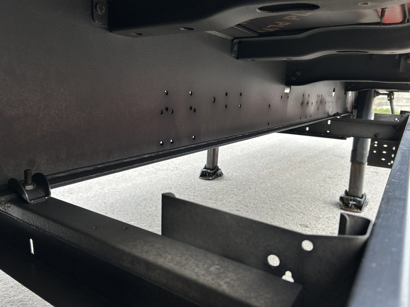 Naczepa zamknięte nadwozie Schmitz Cargobull SCB S3B / Box Trailer / 2x Liftaxle / APK TUV 09-26: zdjęcie 15 Naczepa zamknięte nadwozie Schmitz Cargobull SCB S3B / Box Trailer / 2x Liftaxle / APK TUV 09-26: zdjęcie 15