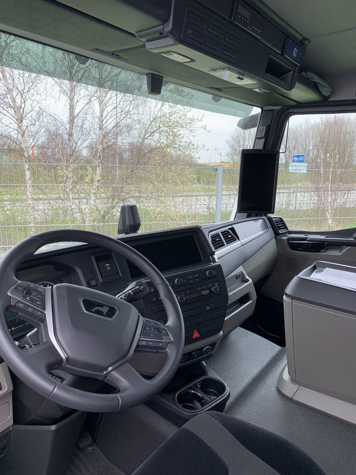 TGM 18.290 4×2 LL Skåp Öppningsbar sida - Samochód ciężarowy furgon: zdjęcie 3 TGM 18.290 4×2 LL Skåp Öppningsbar sida - Samochód ciężarowy furgon: zdjęcie 3