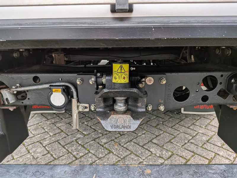 Mercedes-Benz - Samochód pożarniczy: zdjęcie 5 Mercedes-Benz - Samochód pożarniczy: zdjęcie 5