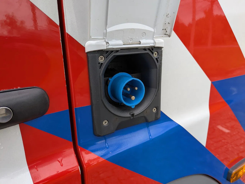 Mercedes-Benz NG 1626 V8 - Samochód pożarniczy: zdjęcie 4 Mercedes-Benz NG 1626 V8 - Samochód pożarniczy: zdjęcie 4