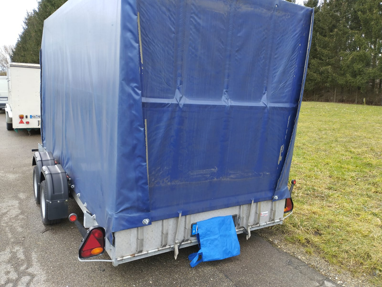 VEZEKO 400 x 187 3,5 t Absenkanhänger Huski 40.35 - Przyczepa z plandeką: zdjęcie 3 VEZEKO 400 x 187 3,5 t Absenkanhänger Huski 40.35 - Przyczepa z plandeką: zdjęcie 3