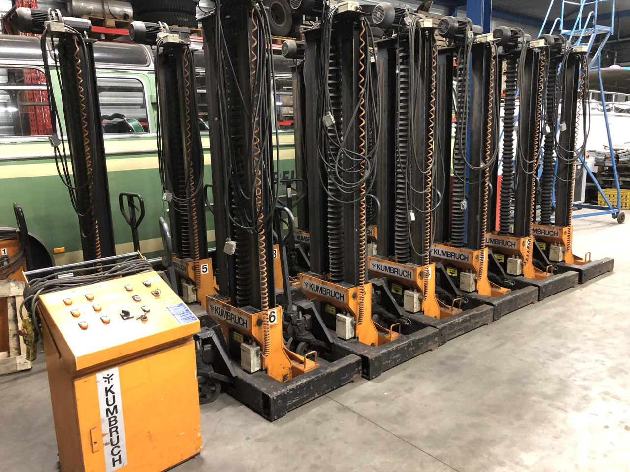 Mobiele Hefkolommen 6 x 5 ton - Wyposażenie garażu/ Warsztatów: zdjęcie 2 Mobiele Hefkolommen 6 x 5 ton - Wyposażenie garażu/ Warsztatów: zdjęcie 2