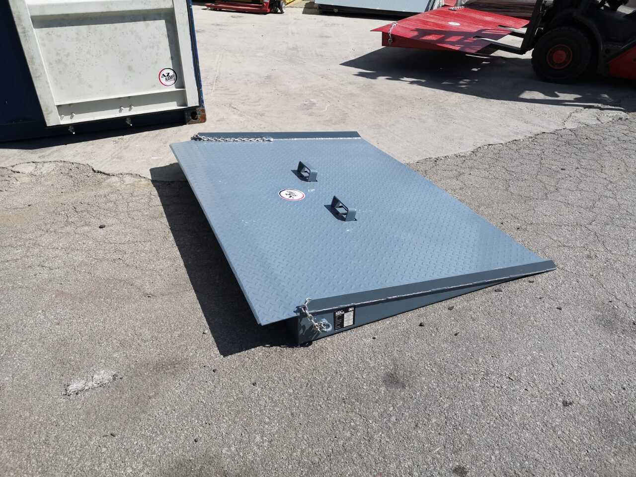 AZ RAMP HCNN08 - Rampa załadunkowa: zdjęcie 4 AZ RAMP HCNN08 - Rampa załadunkowa: zdjęcie 4