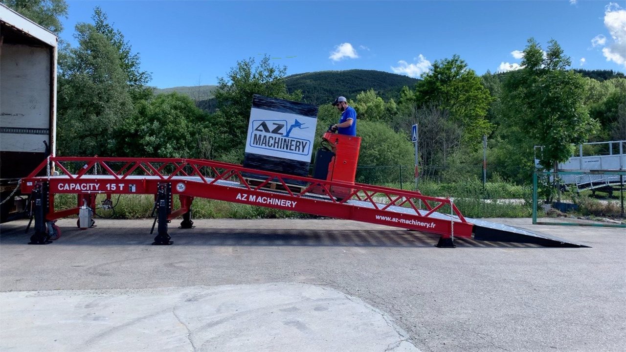 Loading Ramp with with hydraulic tilting bridge - AZ RAMP - STAR- 8T. 8 ton capacity - Rampa załadunkowa: zdjęcie 4 Loading Ramp with with hydraulic tilting bridge - AZ RAMP - STAR- 8T. 8 ton capacity - Rampa załadunkowa: zdjęcie 4