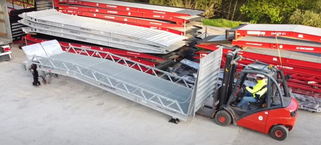 Loading Ramp with with hydraulic tilting bridge - AZ RAMP - STAR- 8T FULL GALVA - Rampa załadunkowa: zdjęcie 3 Loading Ramp with with hydraulic tilting bridge - AZ RAMP - STAR- 8T FULL GALVA - Rampa załadunkowa: zdjęcie 3
