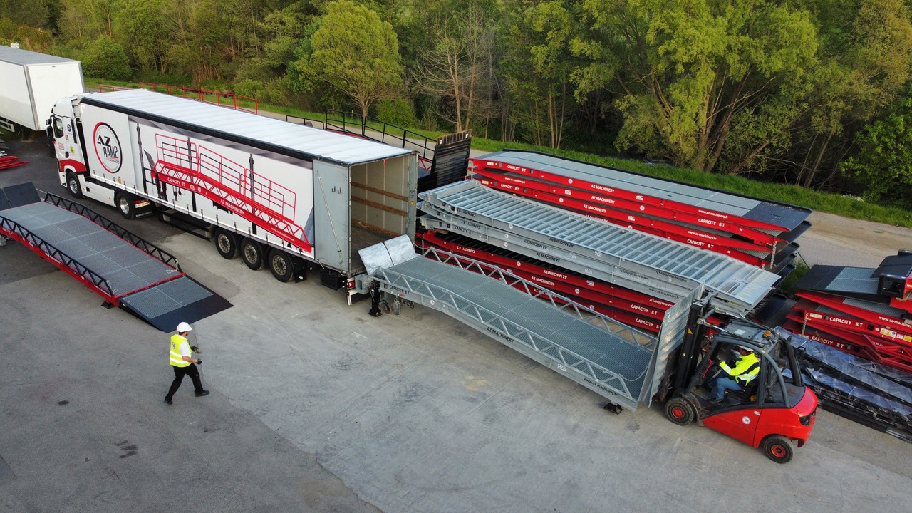 Loading Ramp with with hydraulic tilting bridge - AZ RAMP - STAR- 8T FULL GALVA - Rampa załadunkowa: zdjęcie 2 Loading Ramp with with hydraulic tilting bridge - AZ RAMP - STAR- 8T FULL GALVA - Rampa załadunkowa: zdjęcie 2