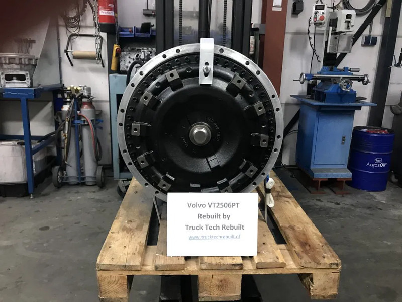 Volvo VT2506PT With or Without retarder / With or without second steering pump - Skrzynia biegów: zdjęcie 1 Volvo VT2506PT With or Without retarder / With or without second steering pump - Skrzynia biegów: zdjęcie 1