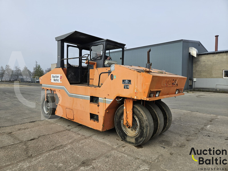 Corinsa CCN 1222 - Walec ogumiony: zdjęcie 1 Corinsa CCN 1222 - Walec ogumiony: zdjęcie 1