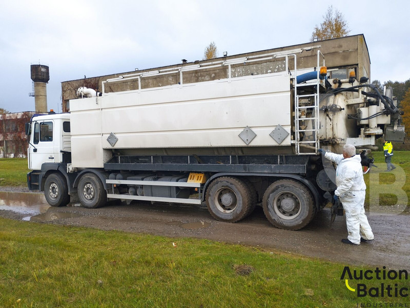 MAN T 46 - Samochód asenizacyjny: zdjęcie 3 MAN T 46 - Samochód asenizacyjny: zdjęcie 3