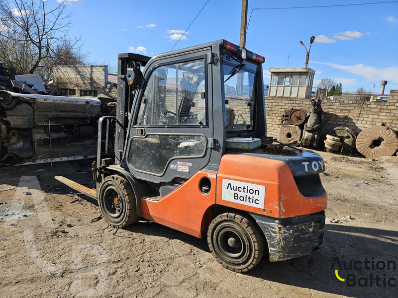 Toyota E 811 - Wózek widłowy diesel: zdjęcie 4 Toyota E 811 - Wózek widłowy diesel: zdjęcie 4