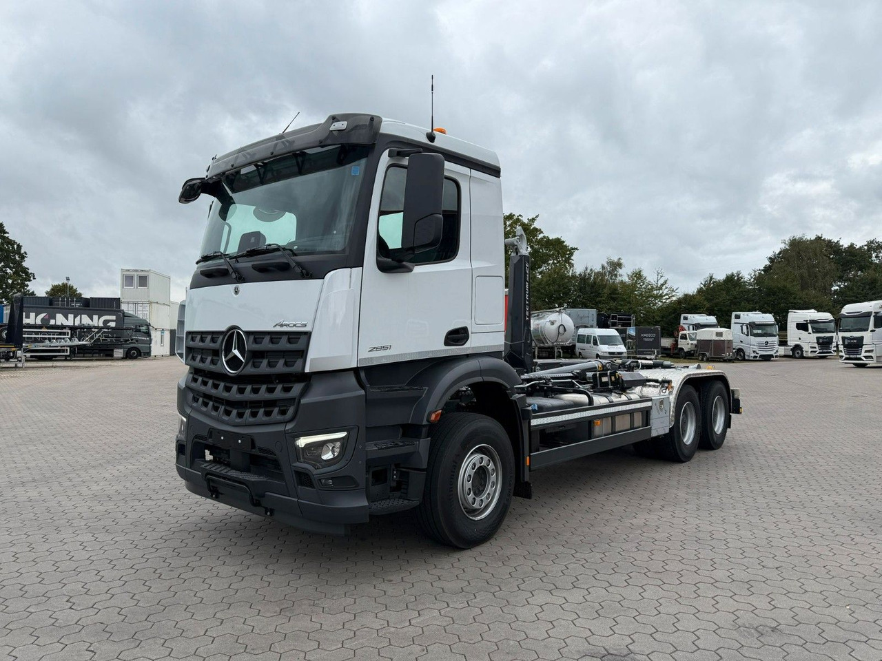 Mercedes-Benz Arocs 5 2651L 6 x4 Meiller RS 2170 - Ciężarówka hakowiec: zdjęcie 3 Mercedes-Benz Arocs 5 2651L 6 x4 Meiller RS 2170 - Ciężarówka hakowiec: zdjęcie 3