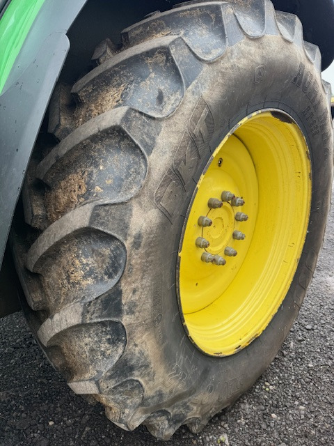 JOHN DEERE 6210R - Ciągnik rolniczy: zdjęcie 2 JOHN DEERE 6210R - Ciągnik rolniczy: zdjęcie 2