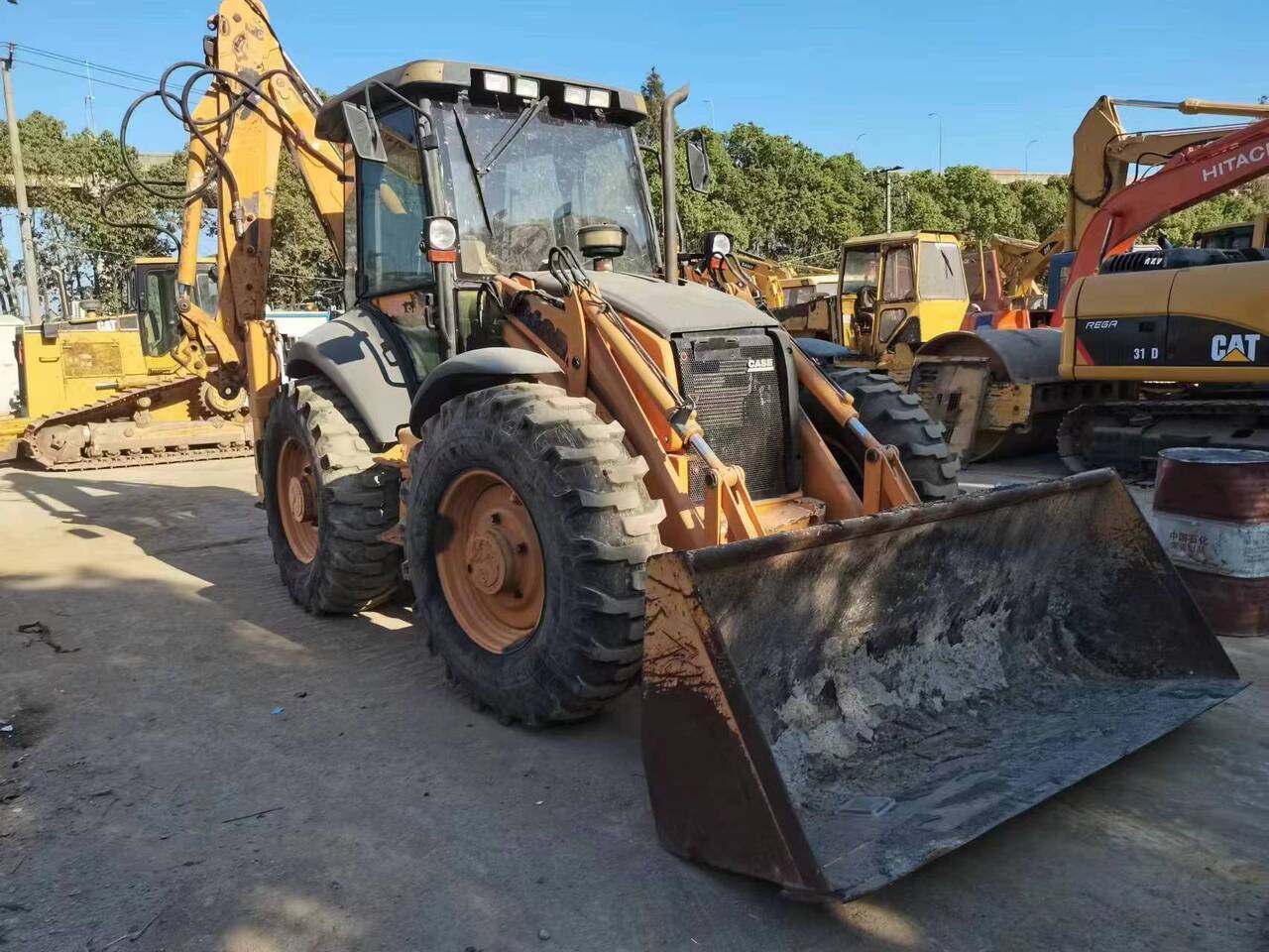 CASE 695 - Koparko-ładowarka: zdjęcie 3 CASE 695 - Koparko-ładowarka: zdjęcie 3