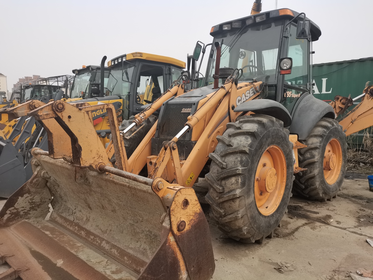 CASE 695 - Koparko-ładowarka: zdjęcie 2 CASE 695 - Koparko-ładowarka: zdjęcie 2