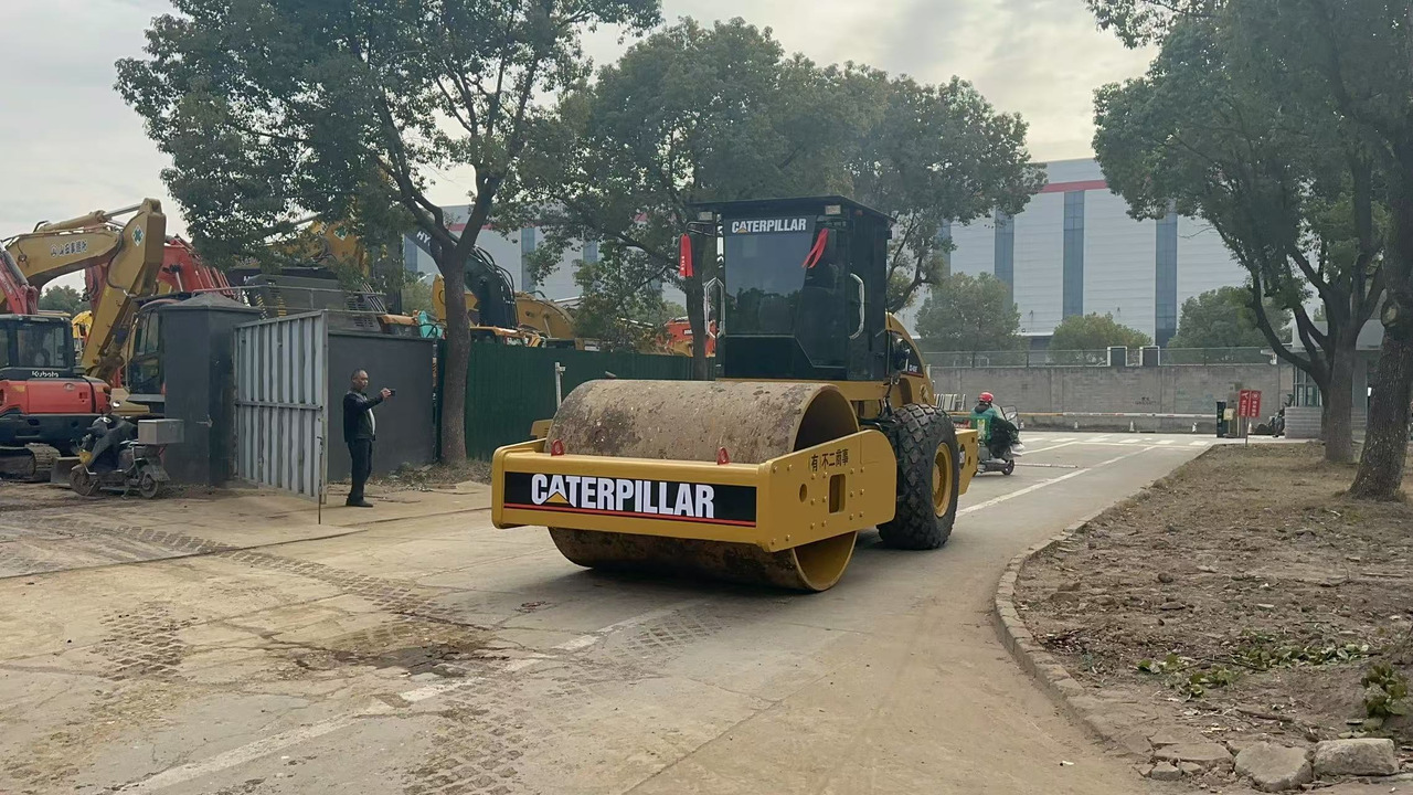 CATERPILLAR CS683E - Kompaktor: zdjęcie 4 CATERPILLAR CS683E - Kompaktor: zdjęcie 4