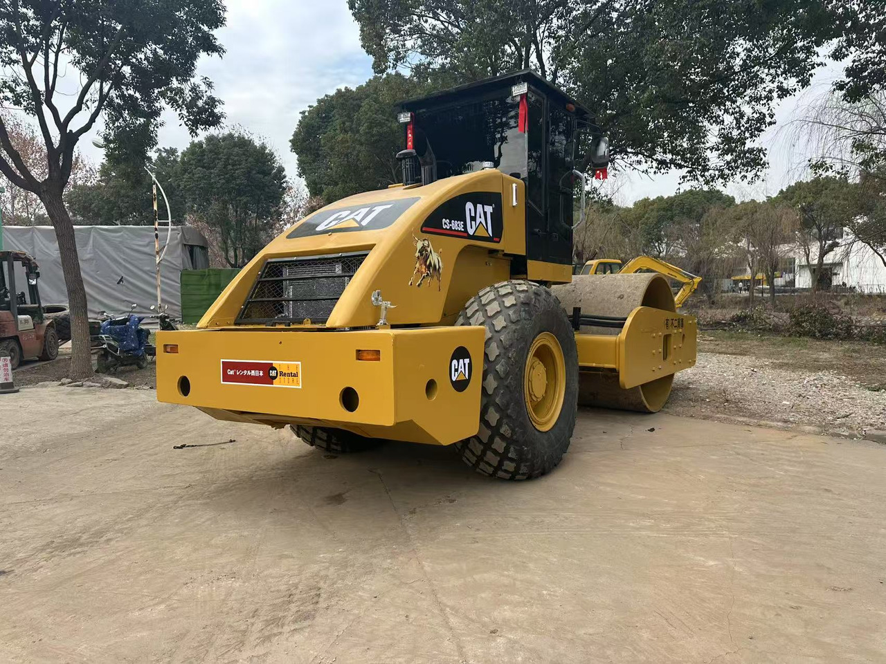 CATERPILLAR CS683E - Kompaktor: zdjęcie 2 CATERPILLAR CS683E - Kompaktor: zdjęcie 2