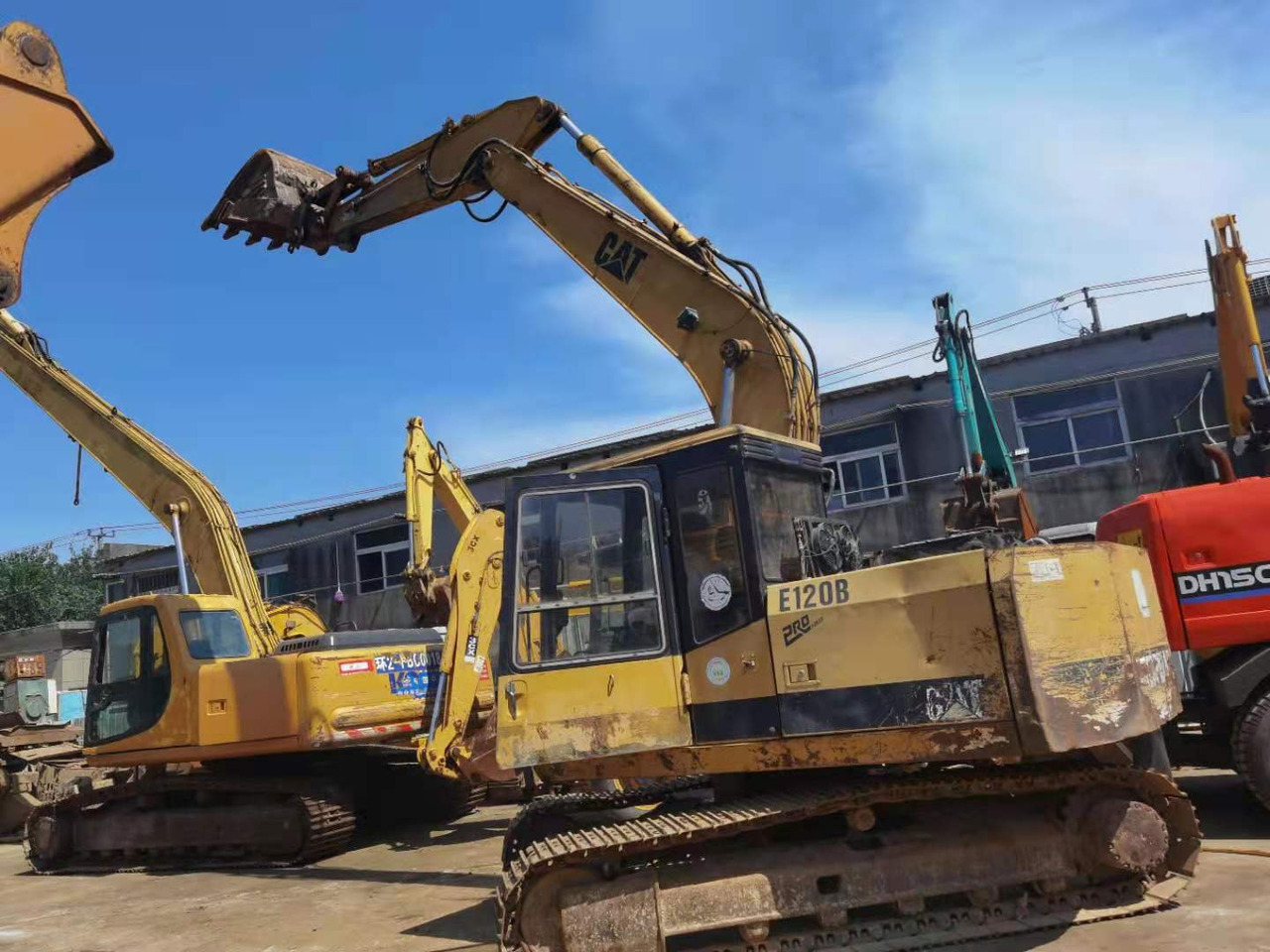 CATERPILLAR E120B - Koparka: zdjęcie 3 CATERPILLAR E120B - Koparka: zdjęcie 3