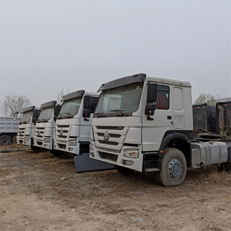 HOWO 6x4 375hp tractor - Ciągnik siodłowy: zdjęcie 1 HOWO 6x4 375hp tractor - Ciągnik siodłowy: zdjęcie 1