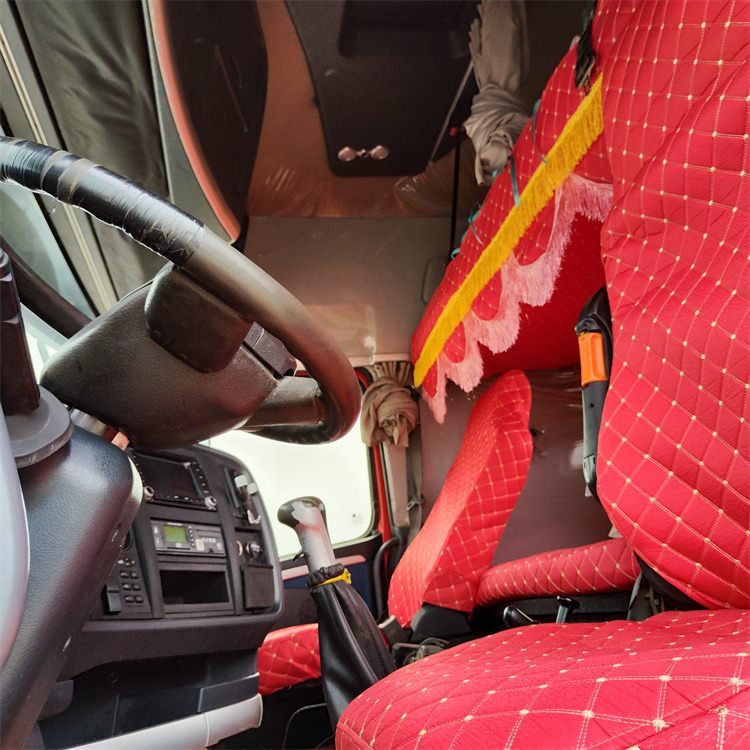 HOWO HOWO T7H-540 tractor - Ciągnik siodłowy: zdjęcie 4 HOWO HOWO T7H-540 tractor - Ciągnik siodłowy: zdjęcie 4