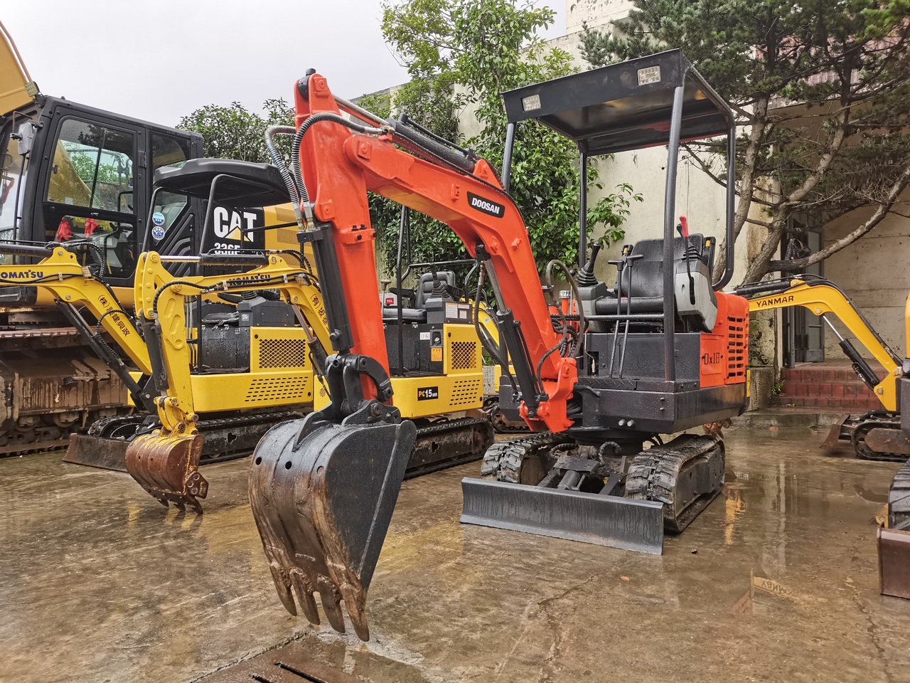 DOOSAN DX18 - Minikoparka: zdjęcie 2 DOOSAN DX18 - Minikoparka: zdjęcie 2