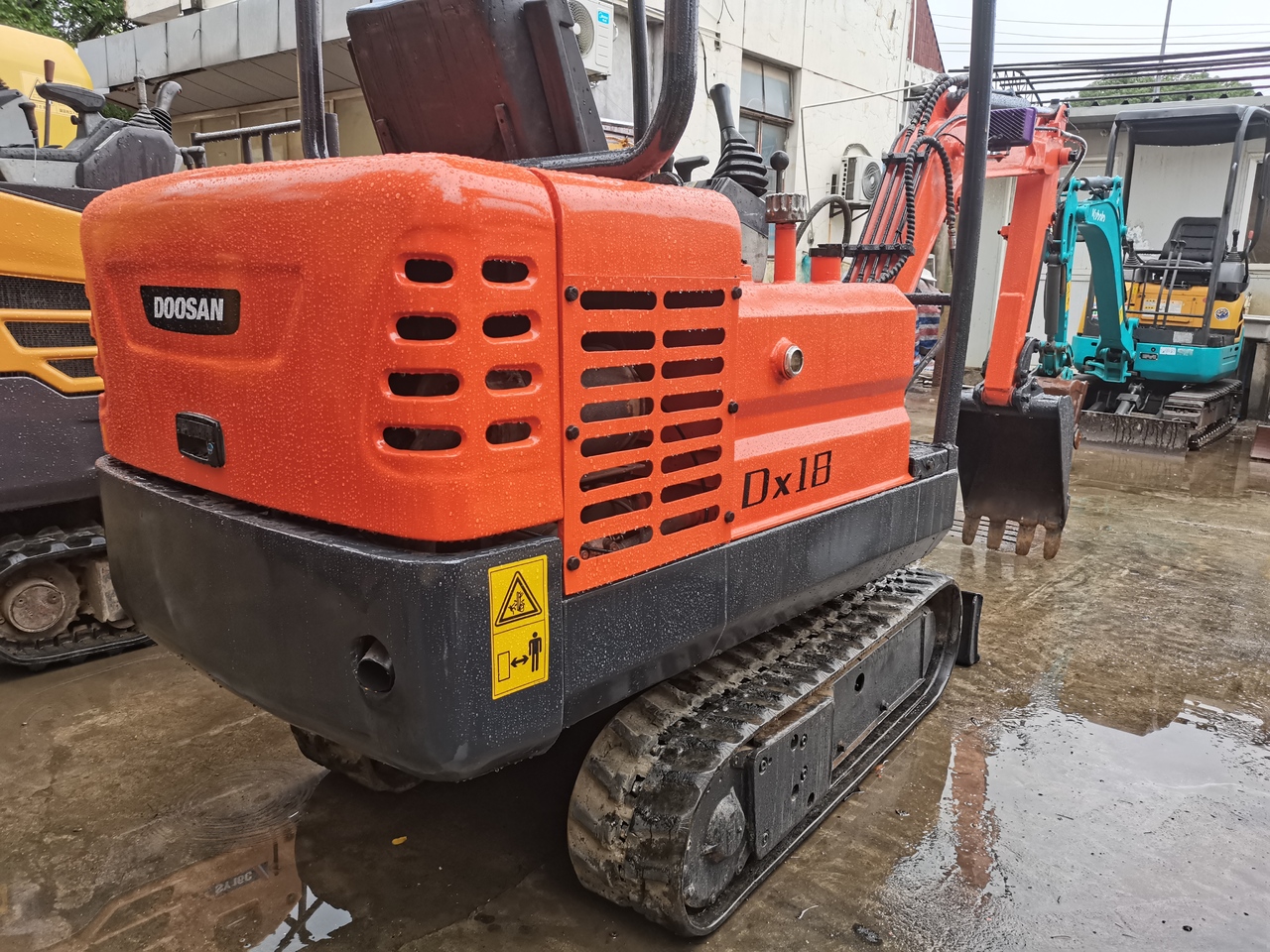 DOOSAN DX18 - Minikoparka: zdjęcie 3 DOOSAN DX18 - Minikoparka: zdjęcie 3