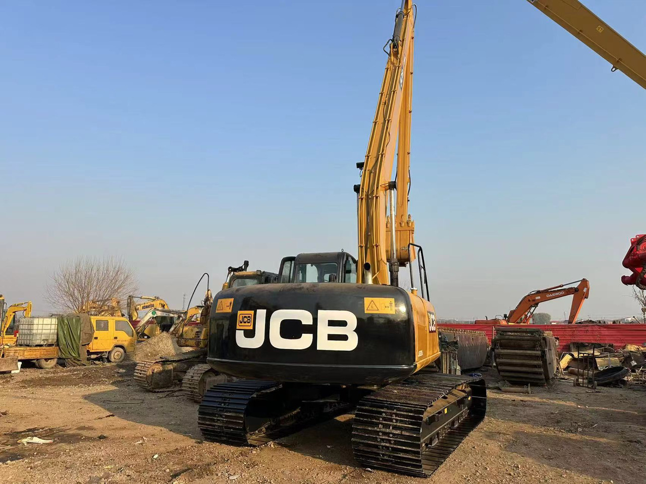 JCB JS220LC - Koparka gąsienicowa: zdjęcie 1 JCB JS220LC - Koparka gąsienicowa: zdjęcie 1