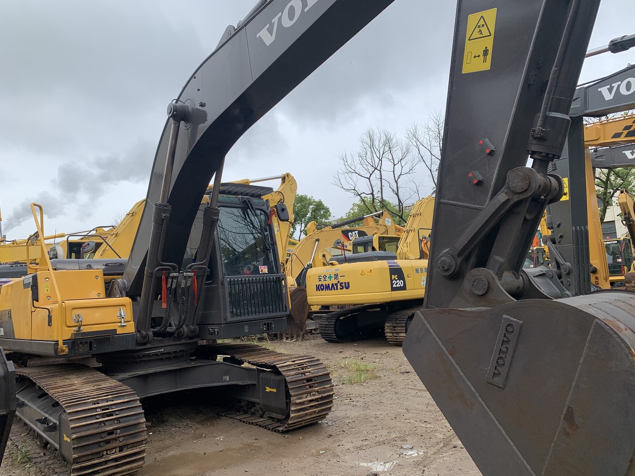 VOLVO EC200DL - Koparka gąsienicowa: zdjęcie 2 VOLVO EC200DL - Koparka gąsienicowa: zdjęcie 2