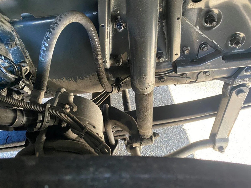 Scania R420 MANUAL + RETARDER + AIRCO - Ciągnik siodłowy: zdjęcie 5 Scania R420 MANUAL + RETARDER + AIRCO - Ciągnik siodłowy: zdjęcie 5