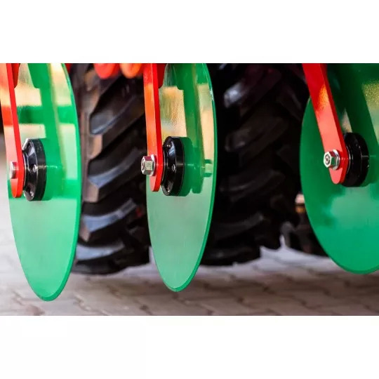 AGRO-MASZ Siewnik pneumatyczny do uprawy pasowej SLAVIS - Siewnik: zdjęcie 3 AGRO-MASZ Siewnik pneumatyczny do uprawy pasowej SLAVIS - Siewnik: zdjęcie 3