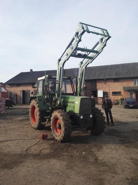Metal-Technik Frontlader für FENDT 312 LSA / Ładowacz czołowy do FENDT 312 LSA - Ładowacz czołowy do traktora: zdjęcie 2 Metal-Technik Frontlader für FENDT 312 LSA / Ładowacz czołowy do FENDT 312 LSA - Ładowacz czołowy do traktora: zdjęcie 2