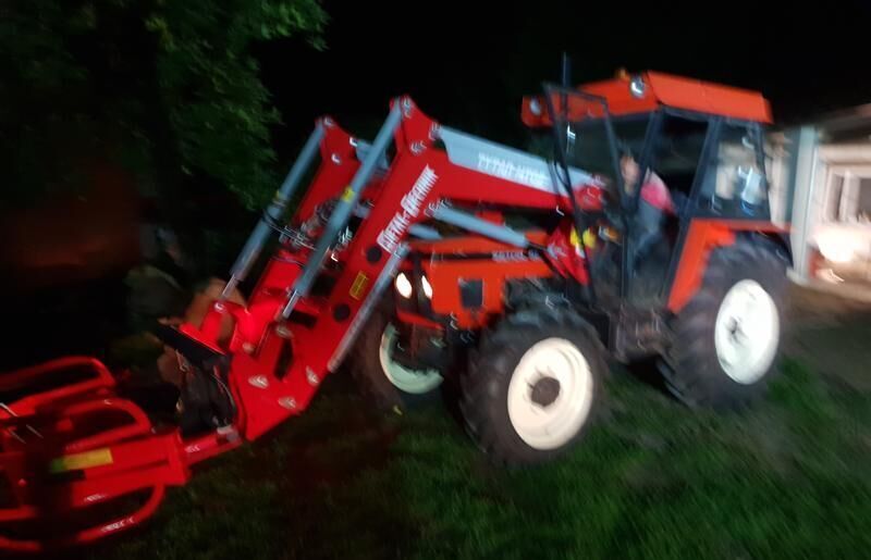 Metal-Technik Frontlader für ZETOR FORTERRA 9641 / Ładowacz czołowy do ZETOR F - Ładowacz czołowy do traktora: zdjęcie 1 Metal-Technik Frontlader für ZETOR FORTERRA 9641 / Ładowacz czołowy do ZETOR F - Ładowacz czołowy do traktora: zdjęcie 1