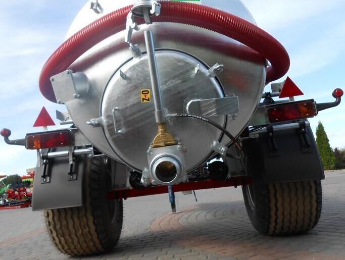 POMOT Single-axial tanker truck/ Beczkowóz wóz asenizacyjny 5000 l - Przyczepa asenizacyjna: zdjęcie 3 POMOT Single-axial tanker truck/ Beczkowóz wóz asenizacyjny 5000 l - Przyczepa asenizacyjna: zdjęcie 3