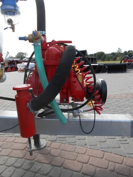 POMOT Single-axial tanker truck/ Beczkowóz wóz asenizacyjny 5000 l - Przyczepa asenizacyjna: zdjęcie 4 POMOT Single-axial tanker truck/ Beczkowóz wóz asenizacyjny 5000 l - Przyczepa asenizacyjna: zdjęcie 4