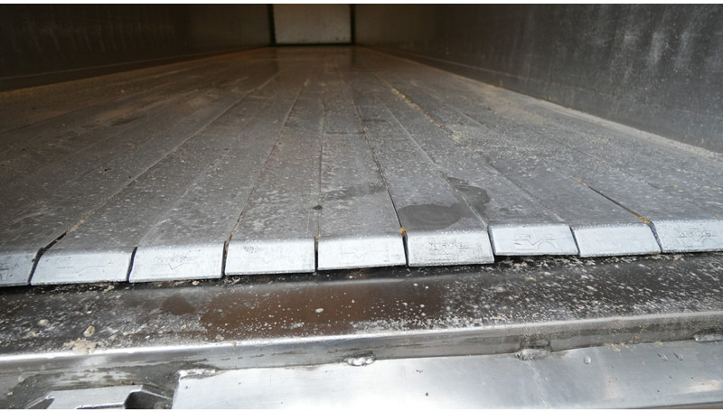 Kraker 3 AXLE WALKING FLOOR TRAILER - Naczepa z ruchomą podłogą: zdjęcie 5 Kraker 3 AXLE WALKING FLOOR TRAILER - Naczepa z ruchomą podłogą: zdjęcie 5