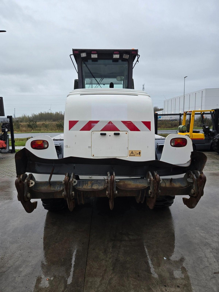 New Holland F106.6 - Równiarka: zdjęcie 5 New Holland F106.6 - Równiarka: zdjęcie 5