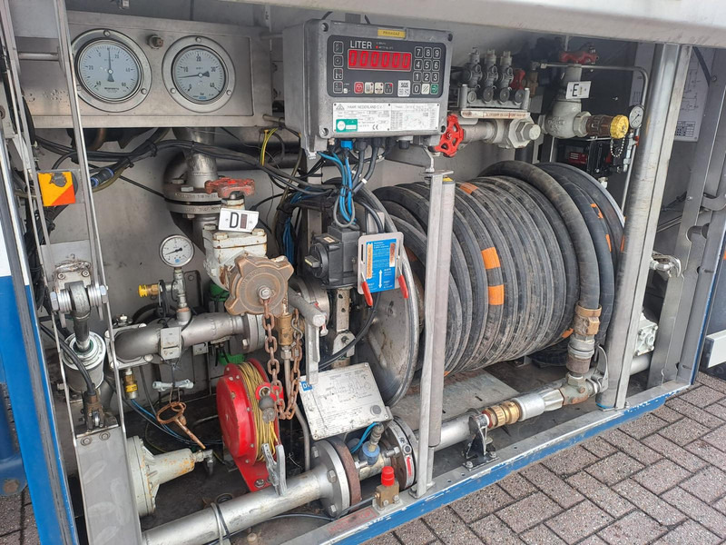 Samochód ciężarowy cysterna DAF FAN CF75. 6x2 -24030 Liter Gas tank truck ID 2.166 Rootselaar, flowmeter, pump, sunroof on tank: zdjęcie 6 Samochód ciężarowy cysterna DAF FAN CF75. 6x2 -24030 Liter Gas tank truck ID 2.166 Rootselaar, flowmeter, pump, sunroof on tank: zdjęcie 6