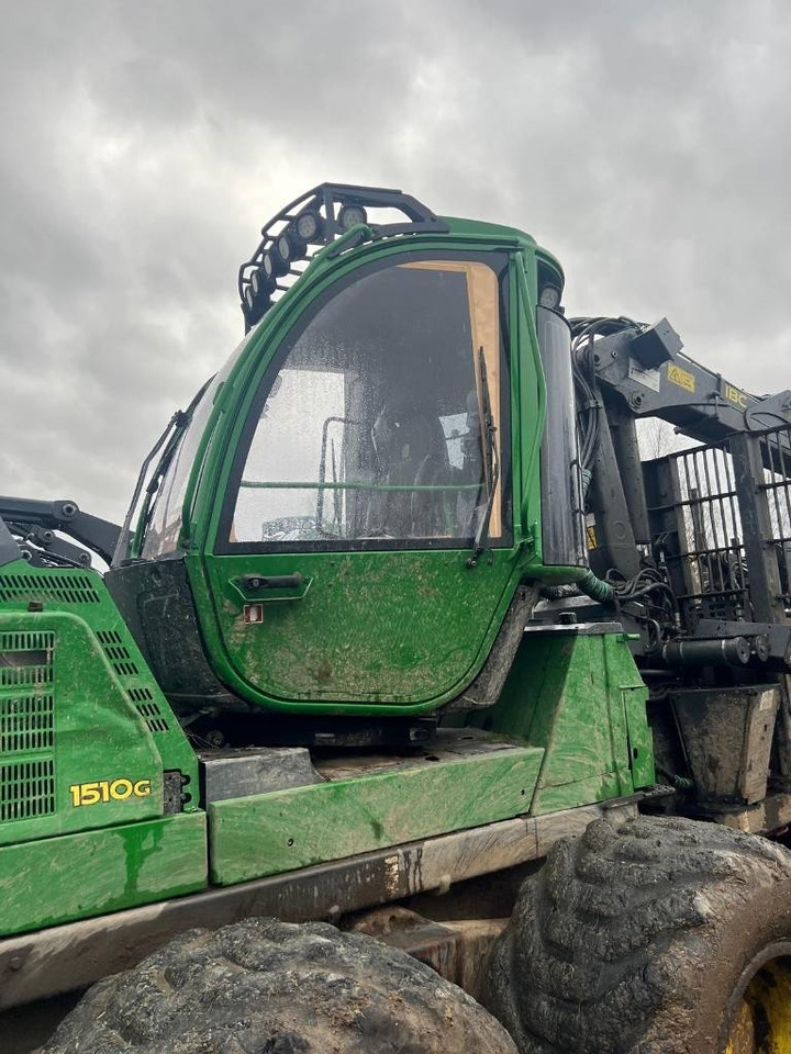 John Deere 1510 G - Forwarder: zdjęcie 2 John Deere 1510 G - Forwarder: zdjęcie 2