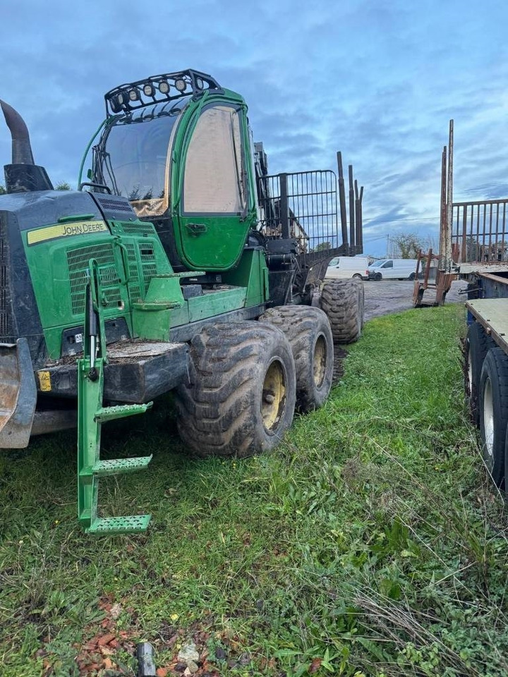 John Deere 1510G - Forwarder: zdjęcie 4 John Deere 1510G - Forwarder: zdjęcie 4