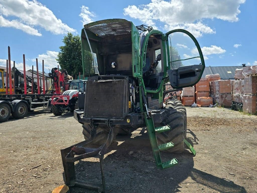 John Deere 810 E - Forwarder: zdjęcie 5 John Deere 810 E - Forwarder: zdjęcie 5