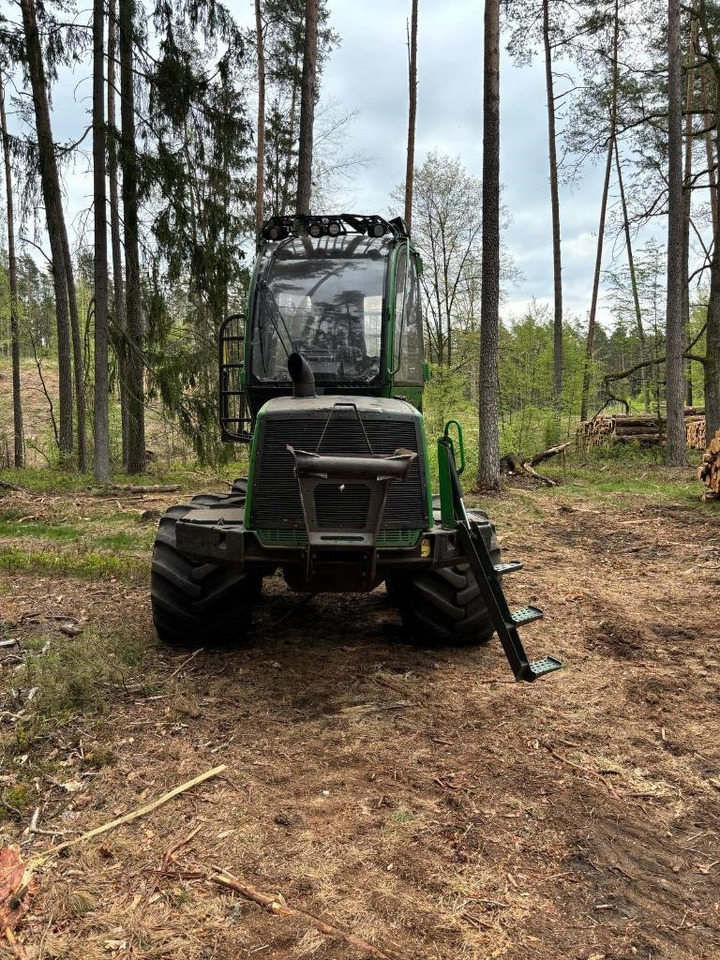 John Deere 810 E - Forwarder: zdjęcie 3 John Deere 810 E - Forwarder: zdjęcie 3