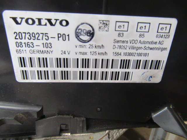 VOLVO FH13 CLOCK CLUSTER P/NO 20739275-P01 - Kabina i wnętrze do Samochodów ciężarowych: zdjęcie 2 VOLVO FH13 CLOCK CLUSTER P/NO 20739275-P01 - Kabina i wnętrze do Samochodów ciężarowych: zdjęcie 2