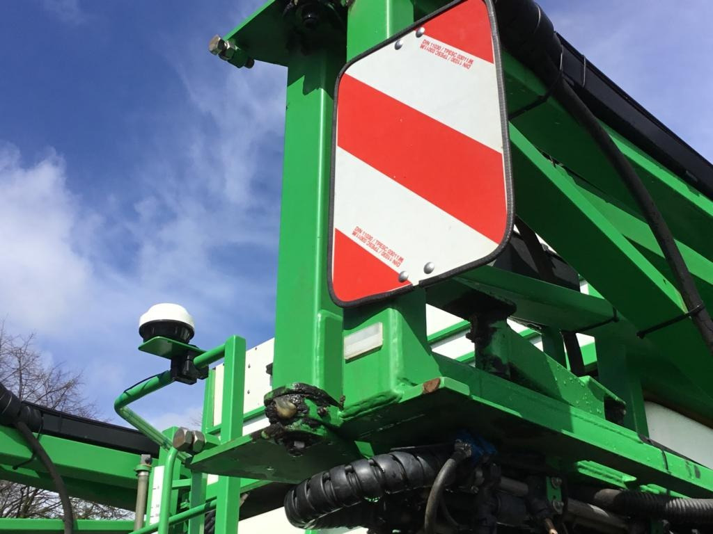 CHD F 7033 A - Opryskiwacz przyczepiany: zdjęcie 3 CHD F 7033 A - Opryskiwacz przyczepiany: zdjęcie 3