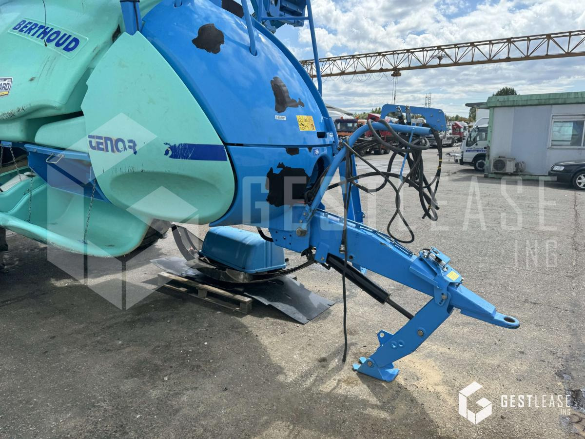 BERTHOUD TENOR 43-46 - Opryskiwacz przyczepiany: zdjęcie 5 BERTHOUD TENOR 43-46 - Opryskiwacz przyczepiany: zdjęcie 5