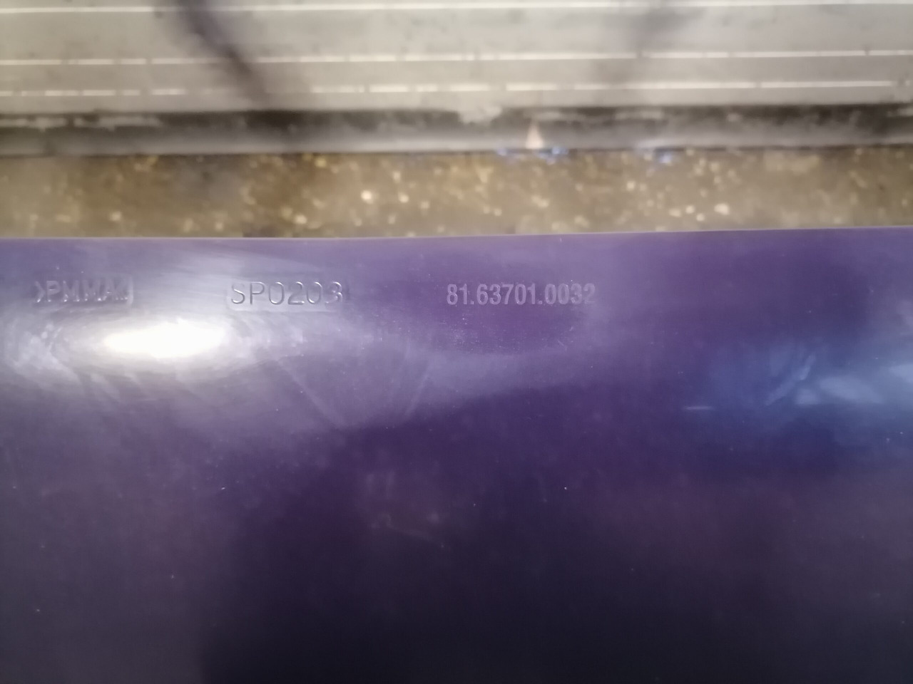 MAN Sun visor 81637010032 - Nadwozie i zewnętrzne elementy do Samochodów ciężarowych: zdjęcie 4 MAN Sun visor 81637010032 - Nadwozie i zewnętrzne elementy do Samochodów ciężarowych: zdjęcie 4